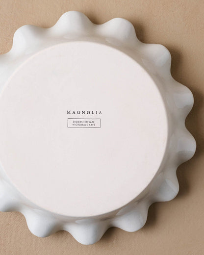 Cream Scalloped Pie Dish
